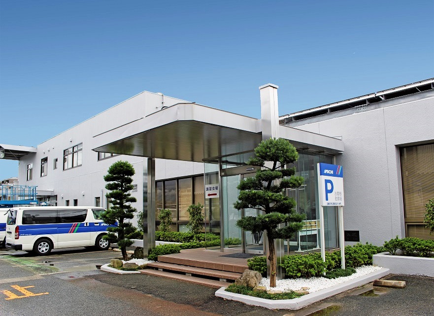 福岡教習所 | 高所作業車の資格取得ならアイチ研修センター